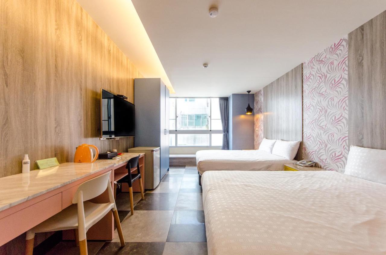 P&E Hotel Tainan Luaran gambar