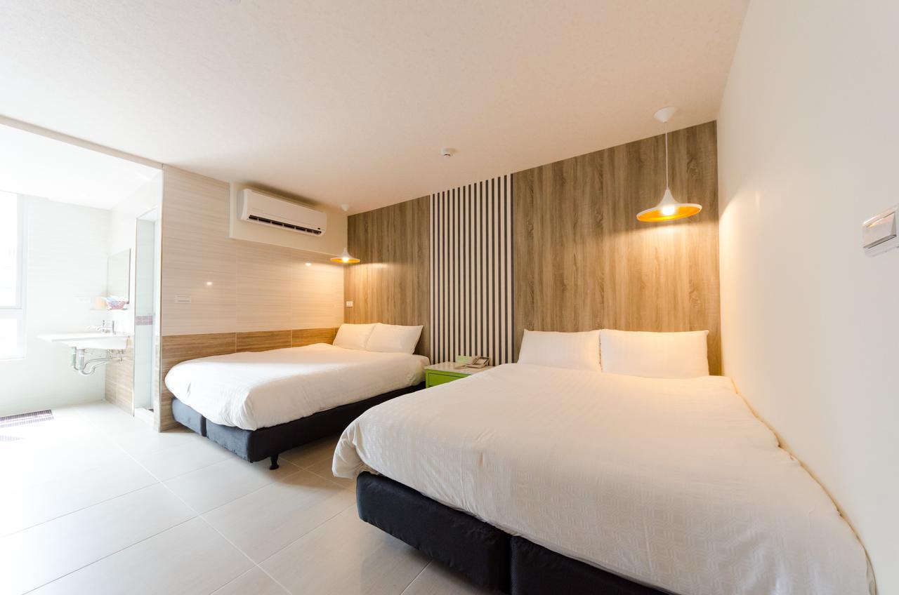 P&E Hotel Tainan Luaran gambar