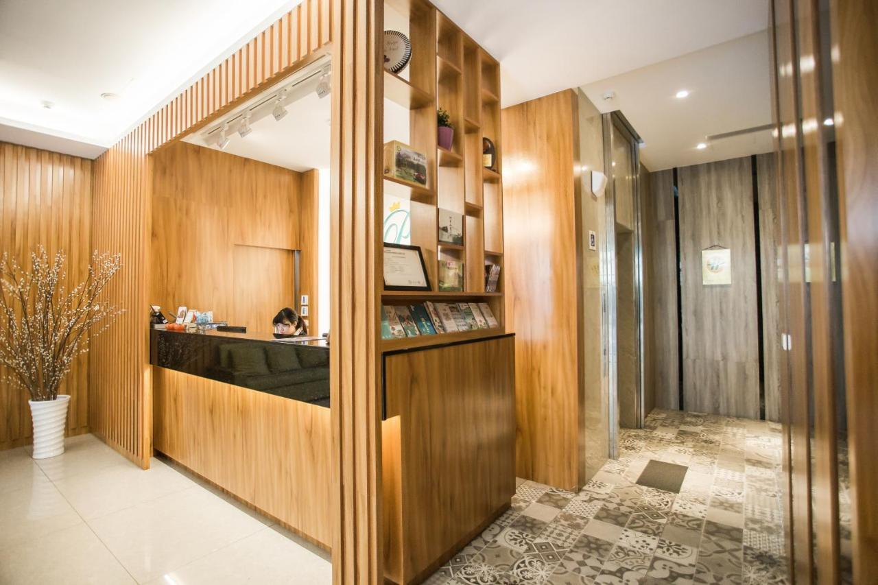 P&E Hotel Tainan Luaran gambar
